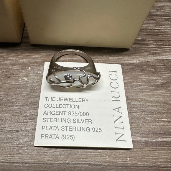 Nina Ricci Sterling Silver Jewelry Set Earrings & Ring (925)with Original Box - Picture 3 of 10